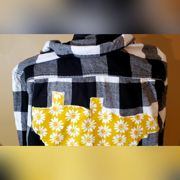 Yellow Daisy Custom Minnesota Patched Flannel - Picture 3 of 4
